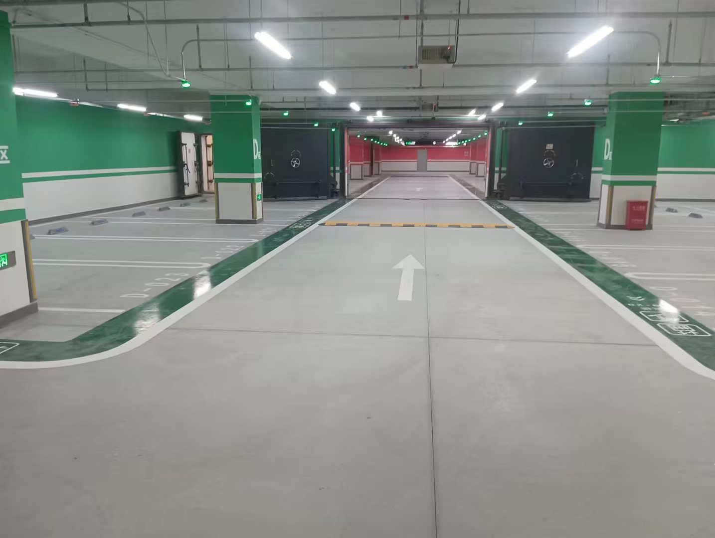 北京城市副中心政府辦公樓停車場(chǎng) 北京城市副中心政府辦公樓停車場(chǎng)